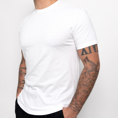 Camiseta Blanca de Cuello Redondo