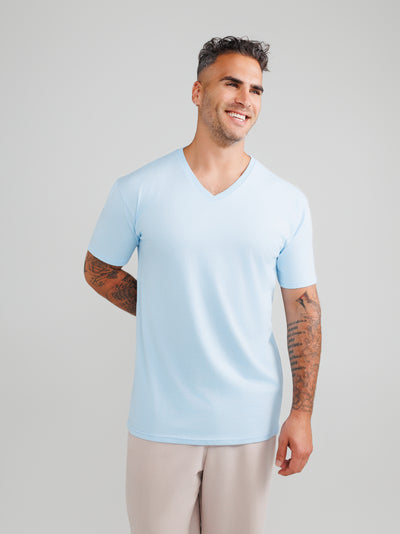 Camisetas de cuello en V azul bebé