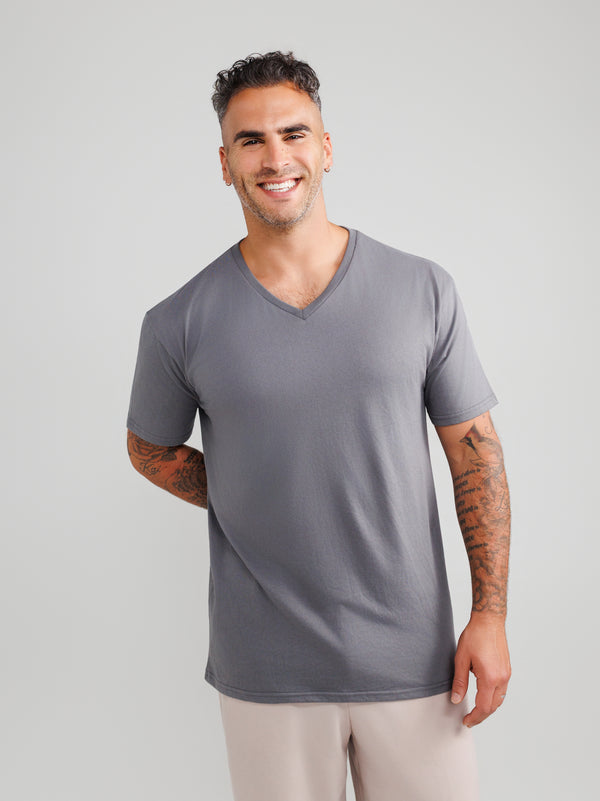 Camisetas de cuello en V gris oscuro