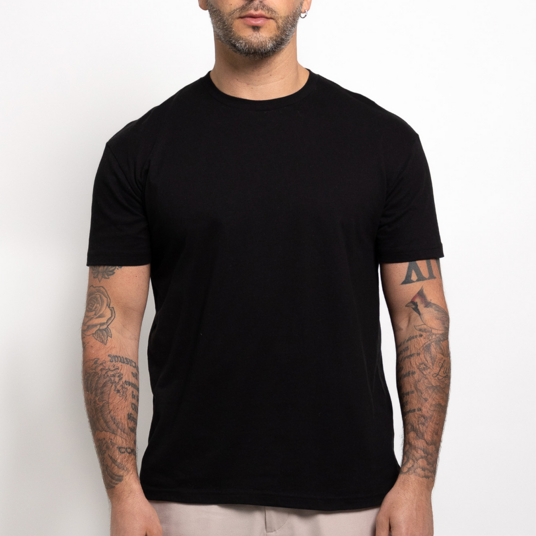 Camiseta Cuello Redondo Negra