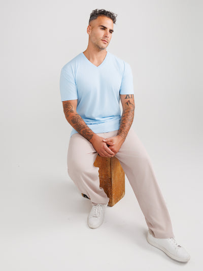 Camisetas de cuello en V azul bebé